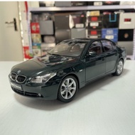 1: 18 KYOSHO BMW BMW 5 Series E60 545i Sedan Car Model Green