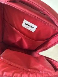 Incase ICON Slim Pack 紅色背包