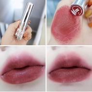 ลิป 4U2 Blink Blink สีแดงม่วงแบบมะเหมี่ยว สวยมาก สีนี้ทาแล้วไม่ทำให้ฟันเหลืองด้วยนะ ดูแซ่บเก๋มีอะไร สวยมากๆ