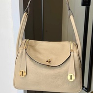 Hermes/愛馬仕 lindy26 風衣灰金扣 tc皮 X刻