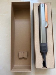 Dyson AirStrait 直髮器