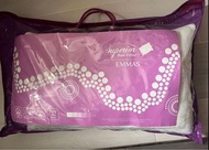 Emmas superior hotel pillow