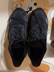 Hoka GORE-TEX 跑鞋