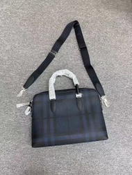 全新Burberry格紋公事包
