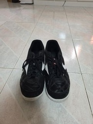 美津濃 (Mizuno) 黑色運動鞋