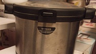 Tiger stainless steel vacuum insulated pot （original price:$1400)真空煲 4.5L