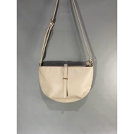 Vincci VB Slingbag Cream Vincci VB Shoulder Bag Vincci VB Halfmoon Bag/ Vincci Bag/ Vincci Shoulder 