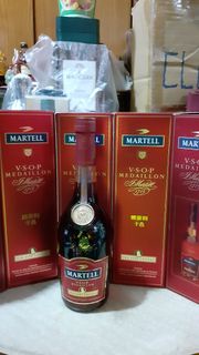 港版舊裝馬爹利vsop700ml （不議價）