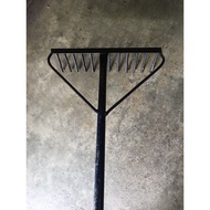 cavite kalaykay /rake with 95cm at 120cm long handle metal heavy duty