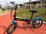 隱藏式電動單車 鋁架 黑/白二色  18吋 3788元 隱藏式電動單車 可折疊 高配置 鋰電池可拆出充電 鋁車架 輕身方便 LED大燈 A款18吋純電行28km (助力行60km) 2988元  ，B