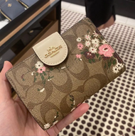 แท้100% กระเป๋าสตางค์ Coâćh / C0082 กระเป๋าสตางค์ผู้หญิง / กระเป๋าสตางค์ใบกลาง / กระเป๋าตัง / กระเป๋