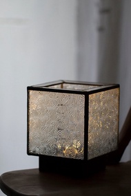 褶光燈∣白褶花紋玻璃∣LED暖白光∣手工鑲嵌玻璃∣USB線