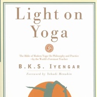 Light On Yoga - BKS Iyengar B5 (SC)