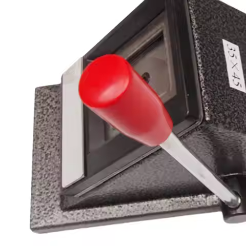 Manual Photo Cutter Punch, Credit Card Cutting Table 3.5x4.5cm Badge Button Maker for Credit PVC Pap