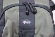 LOWEPRO Flipside 400 AW 98%極新淨. 拉鏈全部暢順. 海棉隔板齊全.