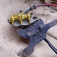 Left Caliper Breket for Usd New R25 Copotan