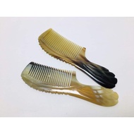 Monolithic buffalo horn comb