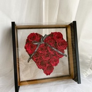 永生花 / 厄瓜多永生玫瑰花盒 / 愛心花盒 / 情人節禮物