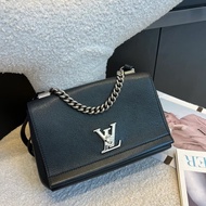 Louis Vuitton · Lockme Bb 經典黑銀Logo 鏈條包