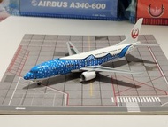 1:200 Japan Transocean Air JAL Boeing 737-400 JA8939 JC Wings blue shark 飛機模型
