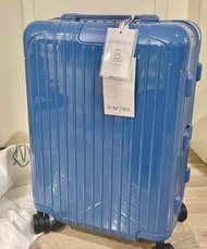 rimowa essential cabin size 21"