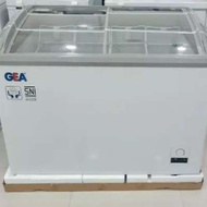 Box Freezer GEA Kaca 300 Liter