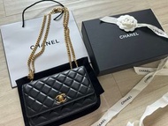 罕有 Full Set Chanel Classic Lamb skin Wallet On Chain CC Logo WOC 新推出 圓柱可調節長度金扣 足夠容量 flap bag