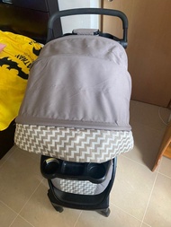 賣Chicco Bravo系列既Bb車連car seat
