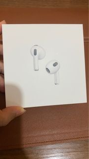 Apple Airpods 3 with lightening charging case