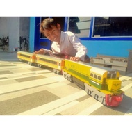 A set of vintage cc201 locomotives