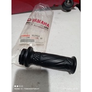 RIGHT HAND GRIP + XEON PIPE 44D-F6240-00 ORIGINAL