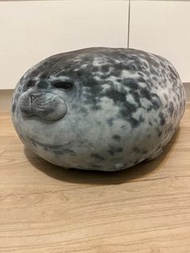 海豹抱枕  海豹玩偶 大阪海遊館超人氣海豹 愛心