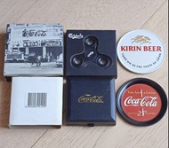 麒麟啤酒 非賣品 杯墊 珍貴收藏非賣品＞先下拍 才回覆ㄑKirin啤酒杯專用金屬大杯墊. 可口可樂 嘉士伯 紀念品 金屬 杯墊 陀錶 套裝 禮盒裝 Kirin Bear Coca Cola Coke 