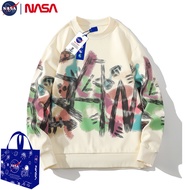 NASA ร่วมแบรนด์เสื้อยืดคอกลมสำหรับผู้ชายและผู้หญิงอเมริกันฮิปฮอปกราฟฟิตีพิมพ์เสื้อยืดแขนยาวแบรนด์อินเทรนด์หลวมO Versizeเสื้อกีฬาหลวมสำหรับนักเรียน  NASA joint crewneck hoodie men and women American hip hop graffiti printed long sleeve T-shirt fashion loose Oversize loose blazer students Apricot M