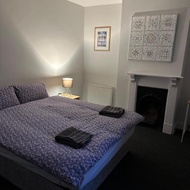 โรงแรม Luton Town House Near AIRPORT - Luton