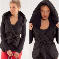 Lululemon Wrap 羽絨外套dark grey深灰色接近黑色特別顏色