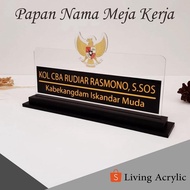 Papan Nama Meja Kerja Akrilik Papan Nama Meja Kantor Kayu