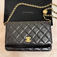 Chanel 金球羊皮WOC（可調節背帶長度）