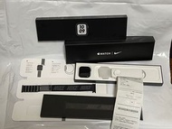 New全新 Apple Watch Nike SE GPS+internet 流動數據網絡 44mm毫米 grey 太空灰 有保養warranty 送free black Nike sport loo