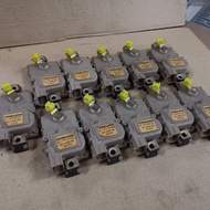 DELLOYD PROTON WIRA 1.6 CENTER LOCK ACTUATOR REAR BELAKANG (BROWN COLOUR) REAR LH/RH 2PIN READY STOC