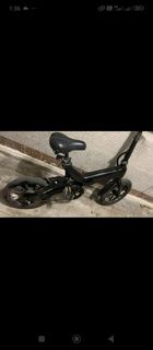 黑色電動摺疊單車