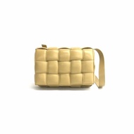 Bottega Veneta bv 奶茶色 cassette 十五格 枕頭 肩背包
