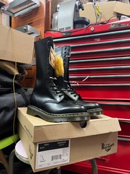 Dr Martens 14孔 黑色高筒Boots 11855001