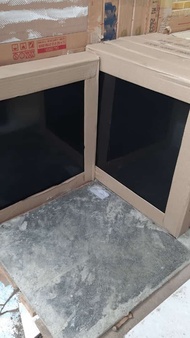 Keramik Lantai Hitam Polos Glossy/licin ukuran 40x40 stock terbatas