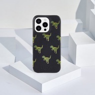 送贈品【COACH】iPhone 15系列 /16e 精品真皮手機殼 小恐龍