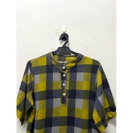 A374: L size relaxing fit checkered yellow-Grey blouse