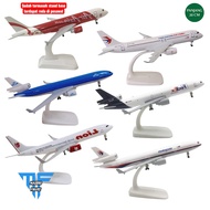 Diecast Metal Airplane Model with Display Stand Miniature Airplane LION FEDEX AIR ASIA 20 CM