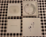 Apple Airpods Pro 2 配件 100％全新 行貨 未曾開封和使用 包括：原廠Type C充電線 後備耳塞 說明書 包裝盒 全套有盒齊所有配件 合完美主義者 註：只得配件，不包括耳機和充電盒