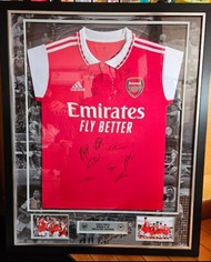 *Ultra Rare 超罕有* 阿仙奴一隊官方簽名球衣連證書Arsenal 2022-23 First Team Autographed Framed Shirt