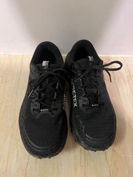 asics trabuco 13 gtx us9 42碼
